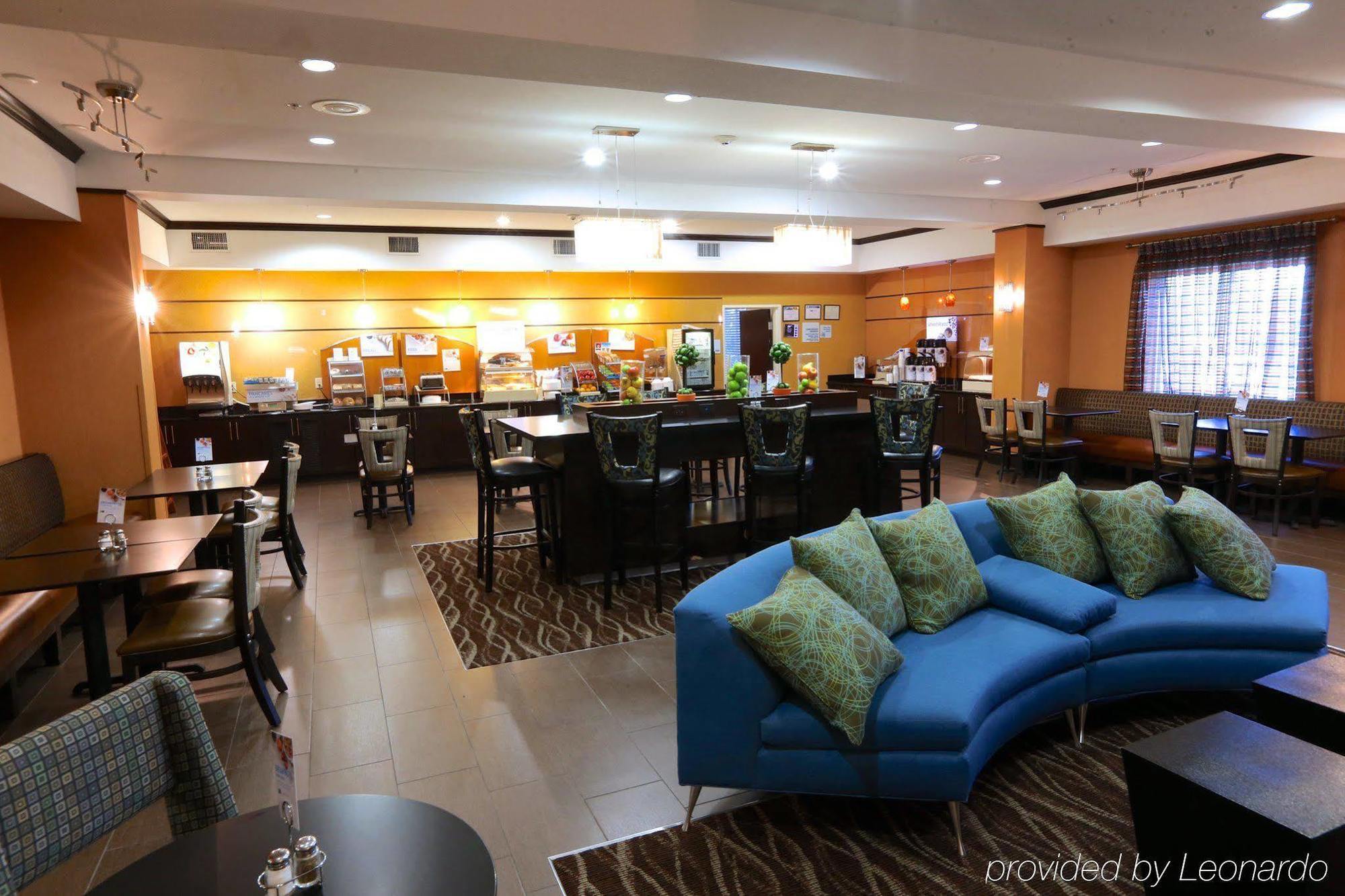 Holiday Inn Express Hotel & Suites Dallas West By Ihg Exterior photo