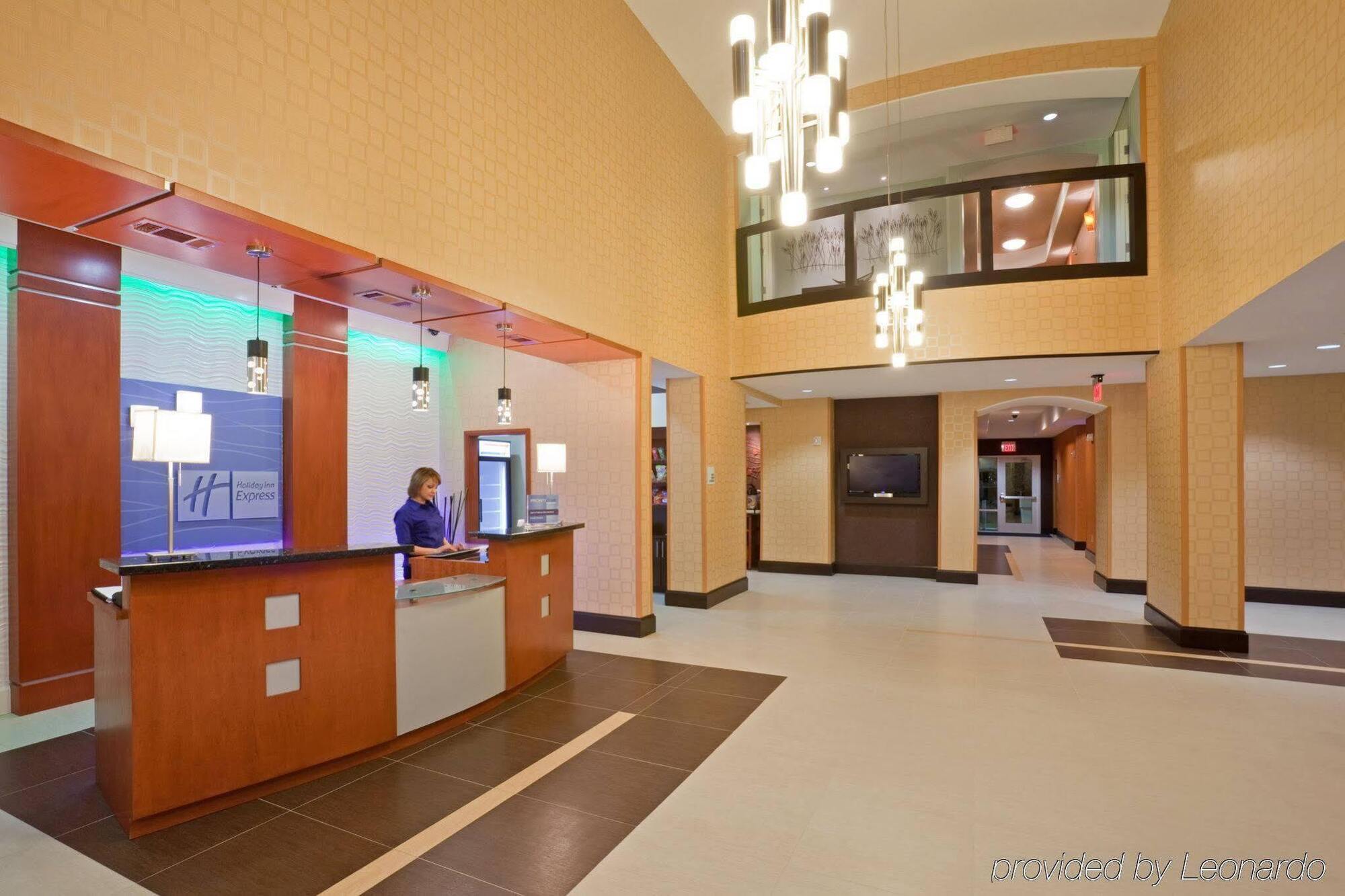 Holiday Inn Express Hotel & Suites Dallas West By Ihg Exterior photo